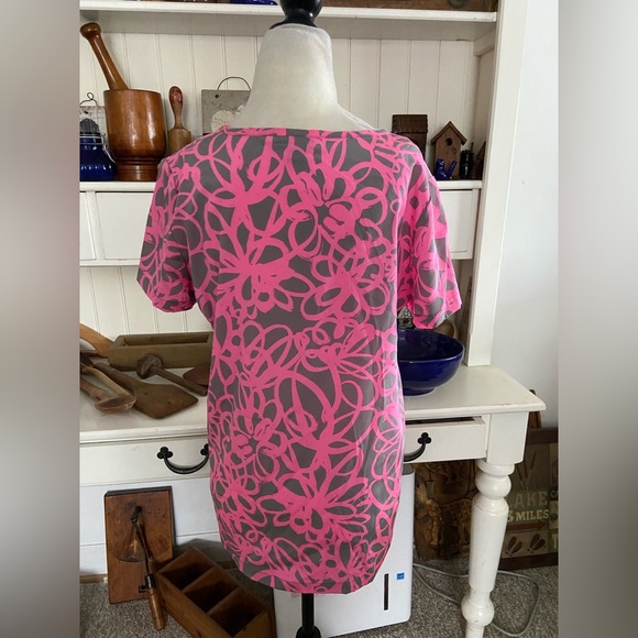 DKny - Picture 2 of 3